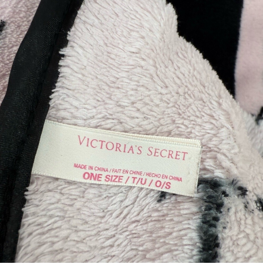 Victoria's Secret blanket Black & Light Pink Logo Throw Blanket - Picture 3 of 6